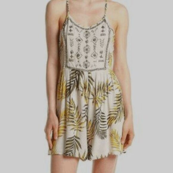 Coco + Jaimeson Beaded Gauzy Tropical Short Romper Spaghetti Straps Size Small - Picture 1 of 13